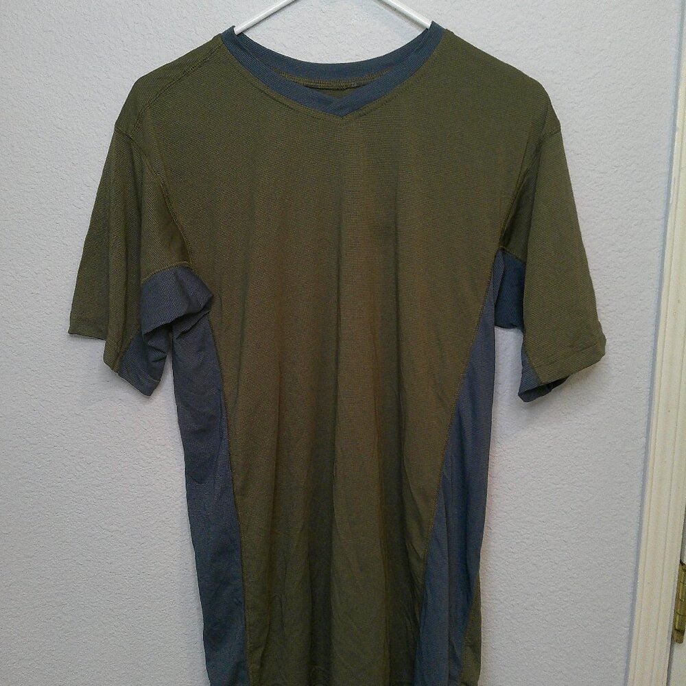 Columbia mens running tech shirt large